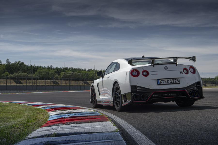  Nissan GT-R Nismo (R35) 2019 года  (WW) (фото 28 из 81)